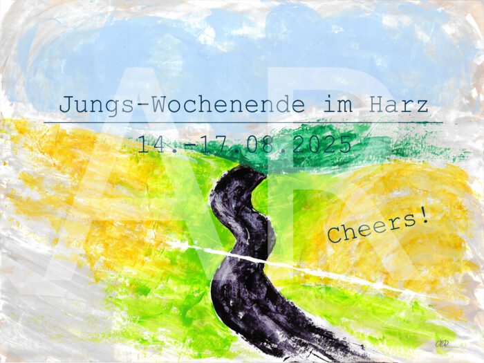 Beispiel personalisierter Print "Werrablick" nur mit Freitext. Mittig in der oberen Hälfte des Prints: Zeile 1) "Jungs-Wochenende im Harz", Zeile 2) "14. - 17.08.2025". Im unteren rechten Teil steht von unten links nach rechts oben zeigend "Cheers!". Schriftart des Freitextes ist "Courier New". Schriftfarbe ist Dunkelblau. Kein Schriftzug und keine Initialen in Kurrentschrift.