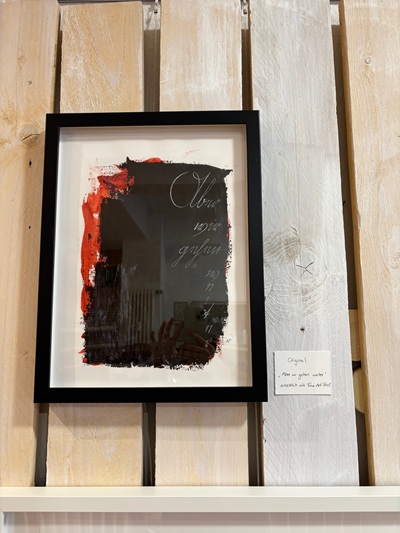 Bild "Aber wir gehen weiter", Ausstellung in der Brot-Galerie 2026; Foto von Yvonne Lau, awo Göttingen