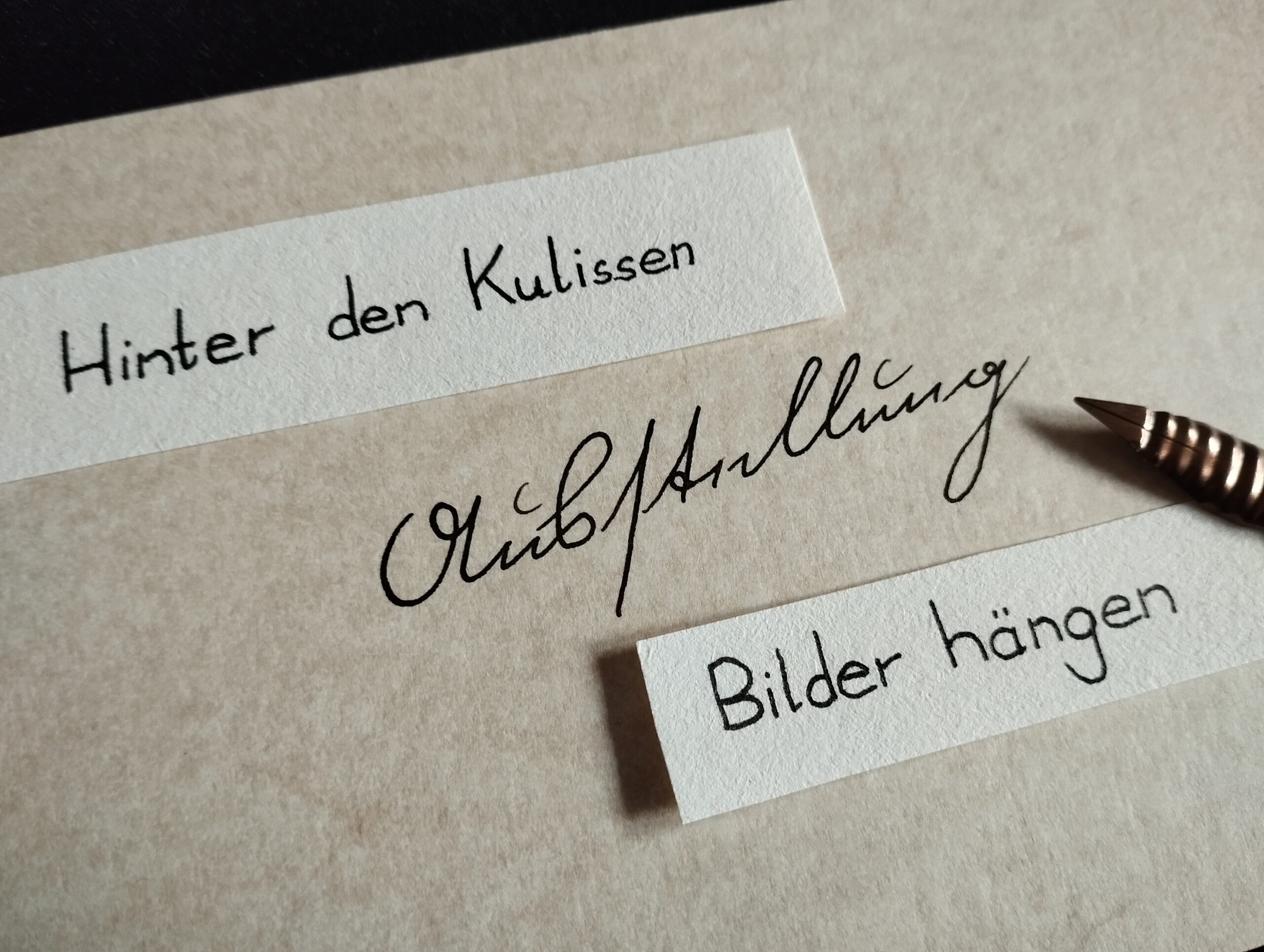 Pt. 4) Meine erste Ausstellung – hinter den Kulissen: Bilder hängen